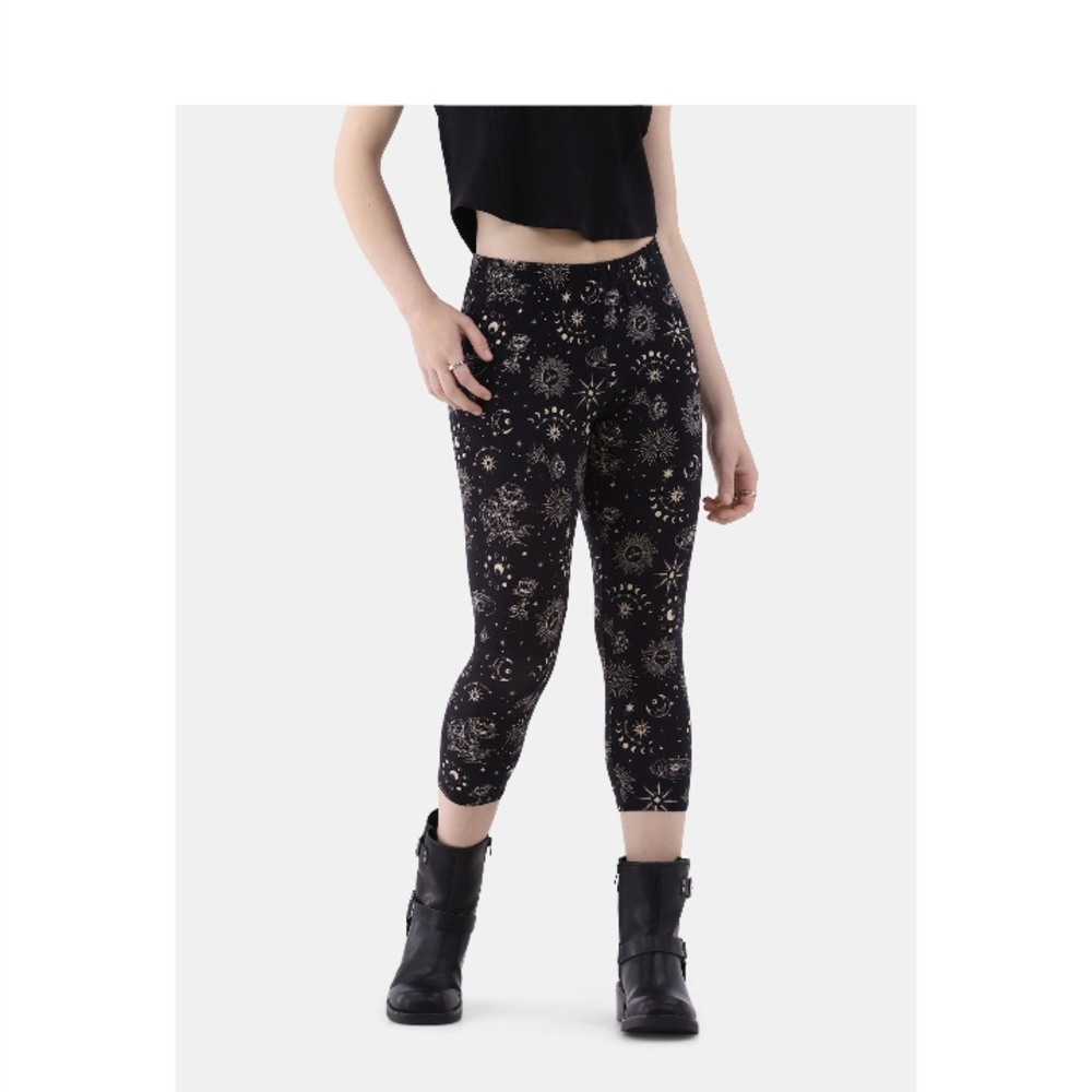 Black and Gold Patterned Leggings.